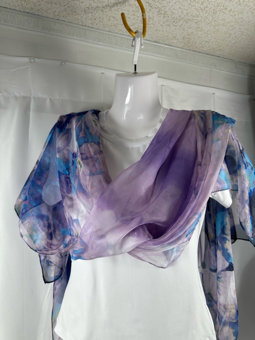 0040 Christopher & Banks cover up/Shawl